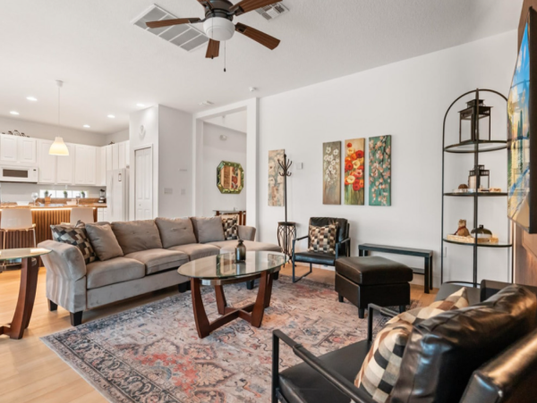 Luxury Vacation Home in Kissimmee 6-Bedroom Home with Private Pool & Great Amenities